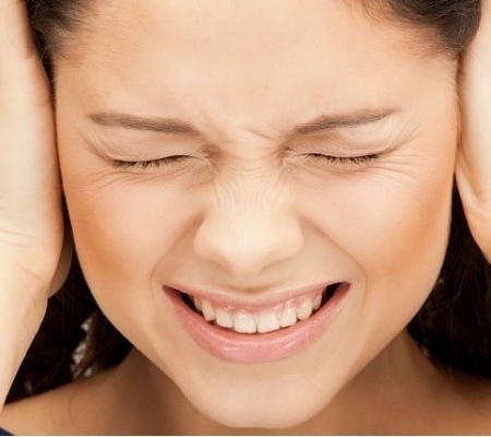 El dolor de cabeza o de oídos puede tener una causa odontológica